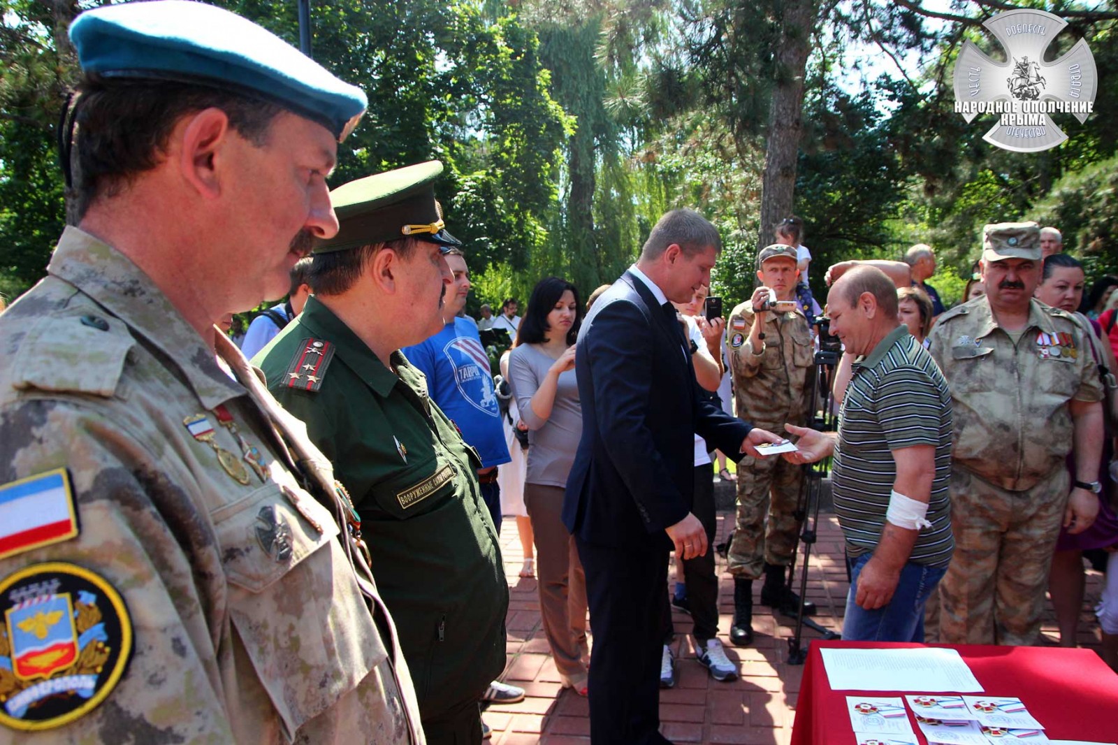 Ополченцев наградили медалью Министерства обороны «За возвращение Крыма»