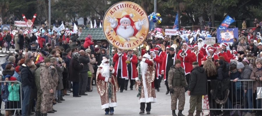 В Ялте ополченцы обеспечили безопасность во время «Мороз-парада»